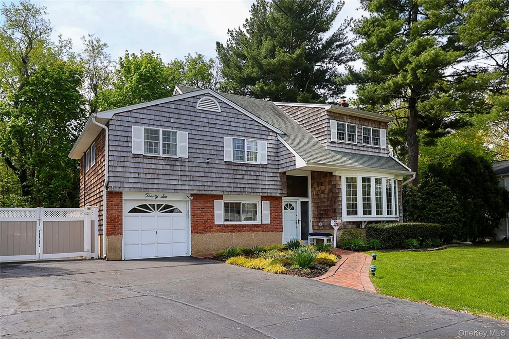 Unit for sale at 26 Daniel Drive, Glen Cove, NY 11542