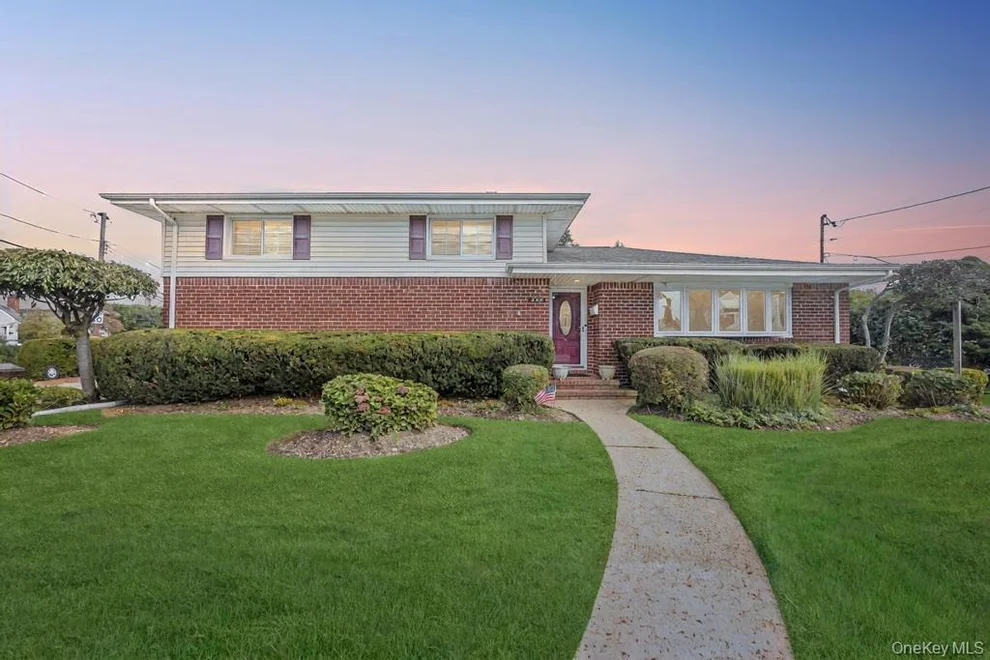 Unit for sale at 338 Stewart Avenue, Oyster Bay, NY 11714