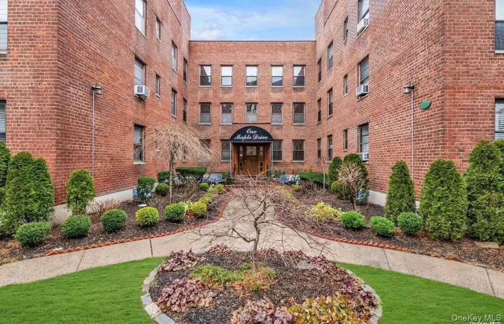 Unit for sale at 1 Maple Drive, North Hempstead, NY 11021