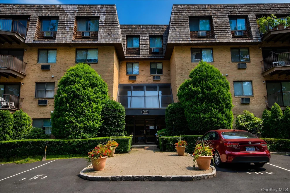 Unit for sale at 508 Central Park Avenue, Greenburgh, NY 10583