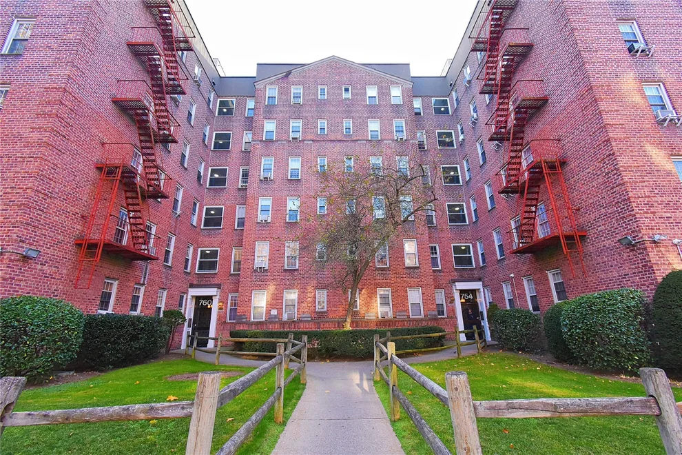 760 Bronx River Road