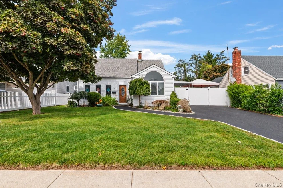 Unit for sale at 61 Hollyhock Road, Hempstead, NY 11756
