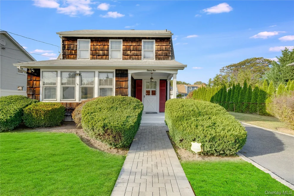 Unit for sale at 31 Chestnut Street, North Hempstead, NY 11590