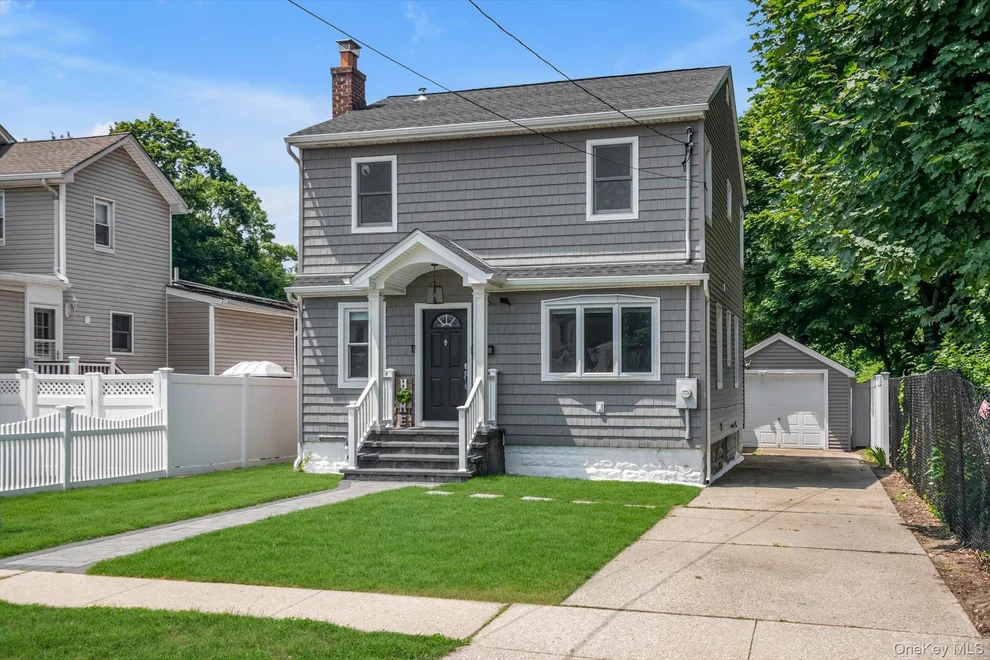 Unit for sale at 498 Farmers Avenue, Hempstead, NY 11710