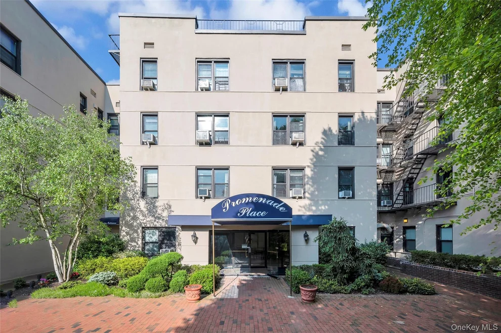 Unit for sale at 11 Wooleys Lane, North Hempstead, NY 11021