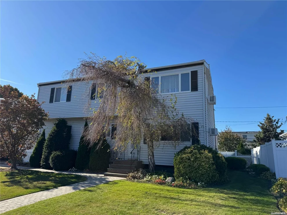 Unit for sale at 219 Riviera Parkway, Babylon, NY 11757