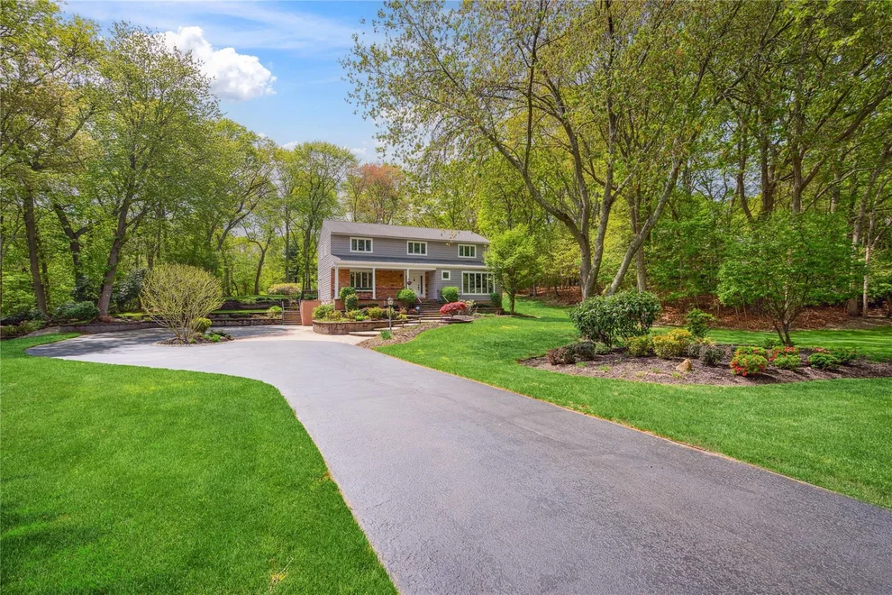 Unit for sale at 6 York Court, Huntington, NY 11768