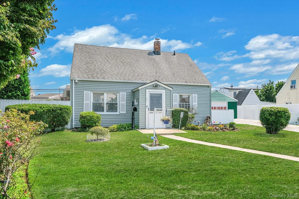 Unit for sale at 21 Anchor Lane, Hempstead, NY 11756