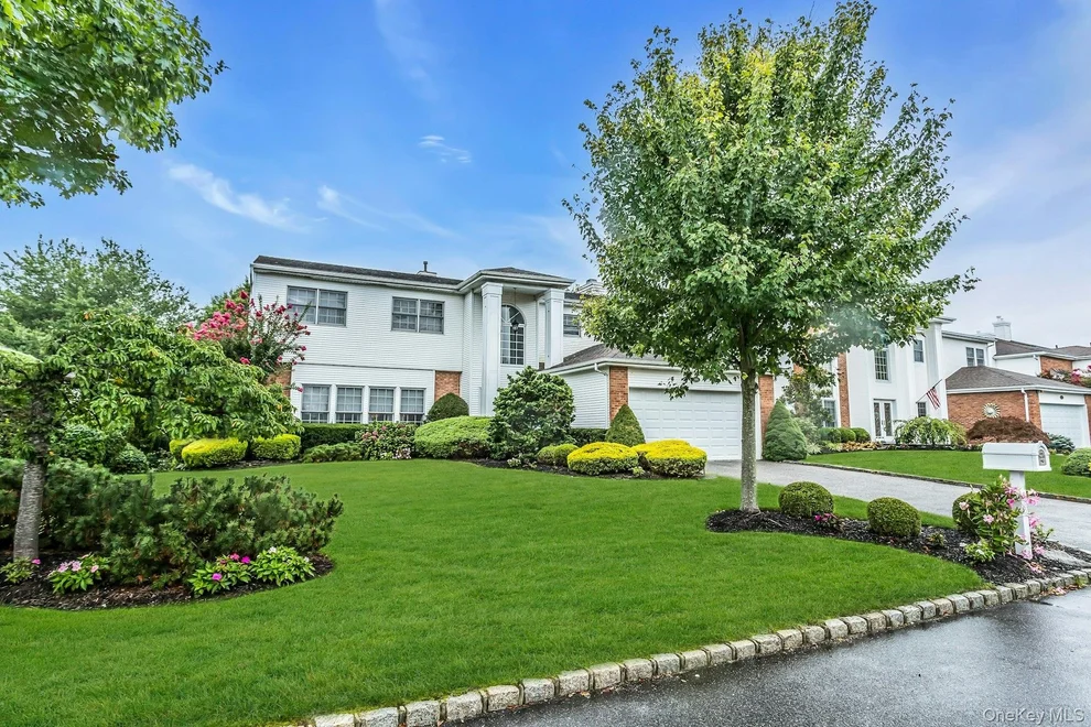 Unit for sale at 106 Fairway View Drive, Huntington, NY 11725