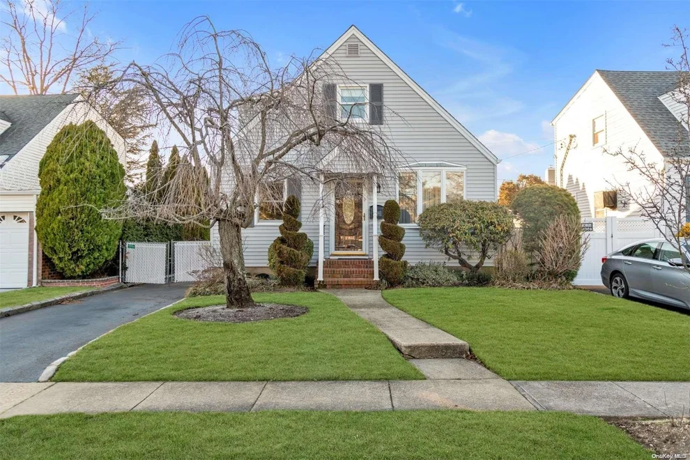 Unit for sale at 249 Brompton Road S, Hempstead, NY 11530