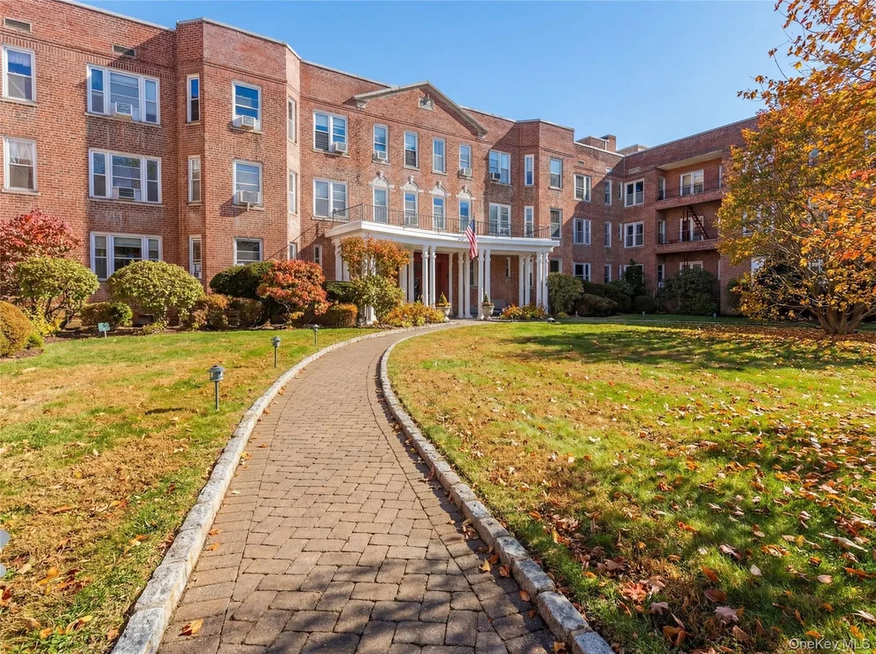 Unit for sale at 2 Overlook Road, White Plains, NY 10605