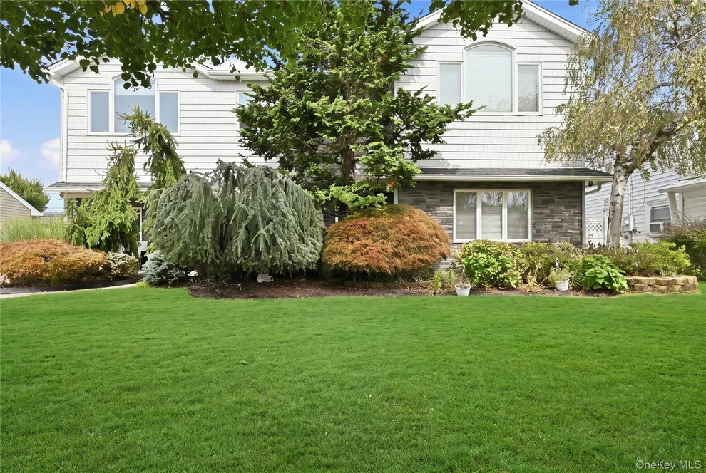 Unit for sale at 2555 Arleigh Road, Hempstead, NY 11554