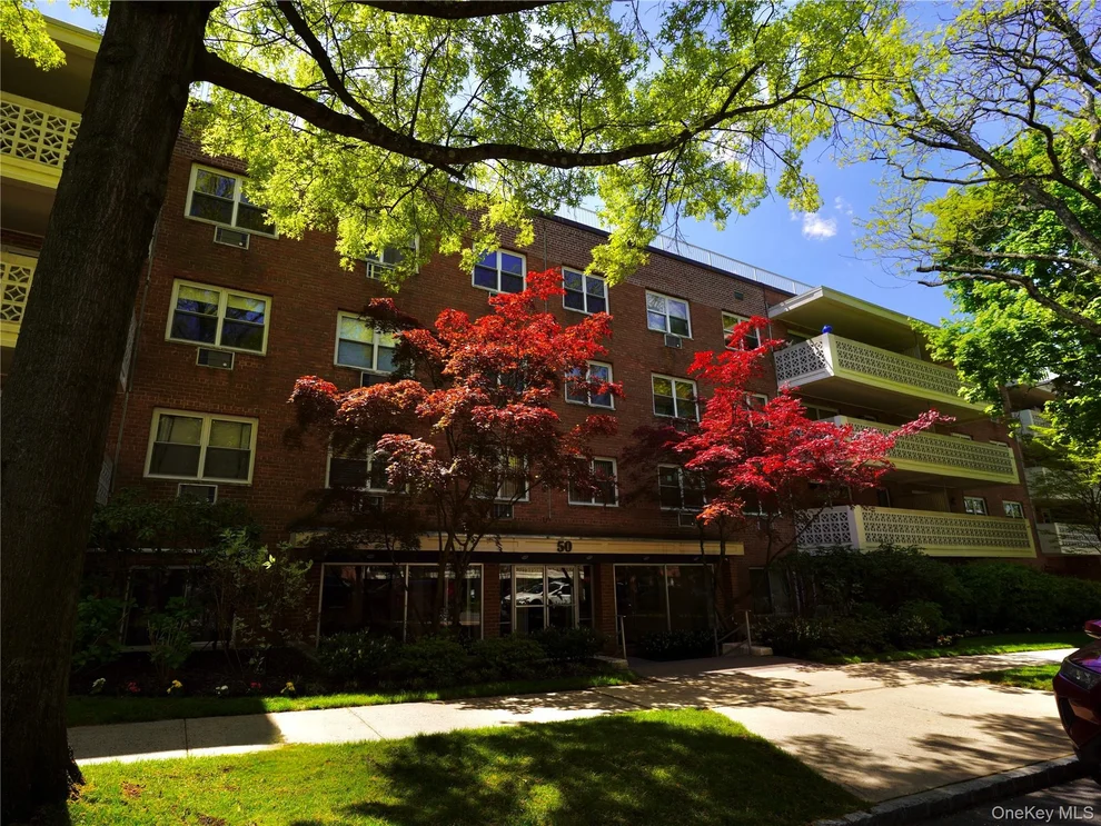 Unit for sale at 50 Hillpark Avenue, North Hempstead, NY 11021