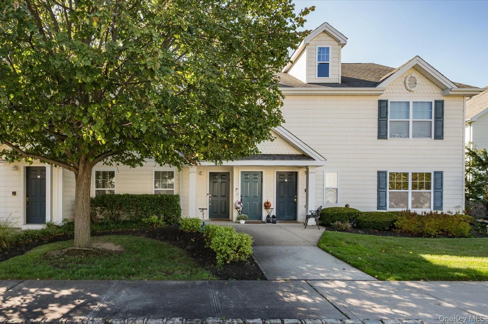 Unit for sale at 26 Lorien Place, Huntington, NY 11747
