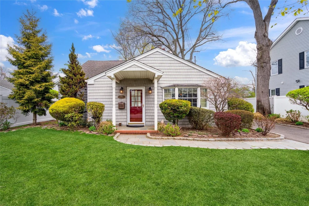 Unit for sale at 572 Forest Avenue, Oyster Bay, NY 11758