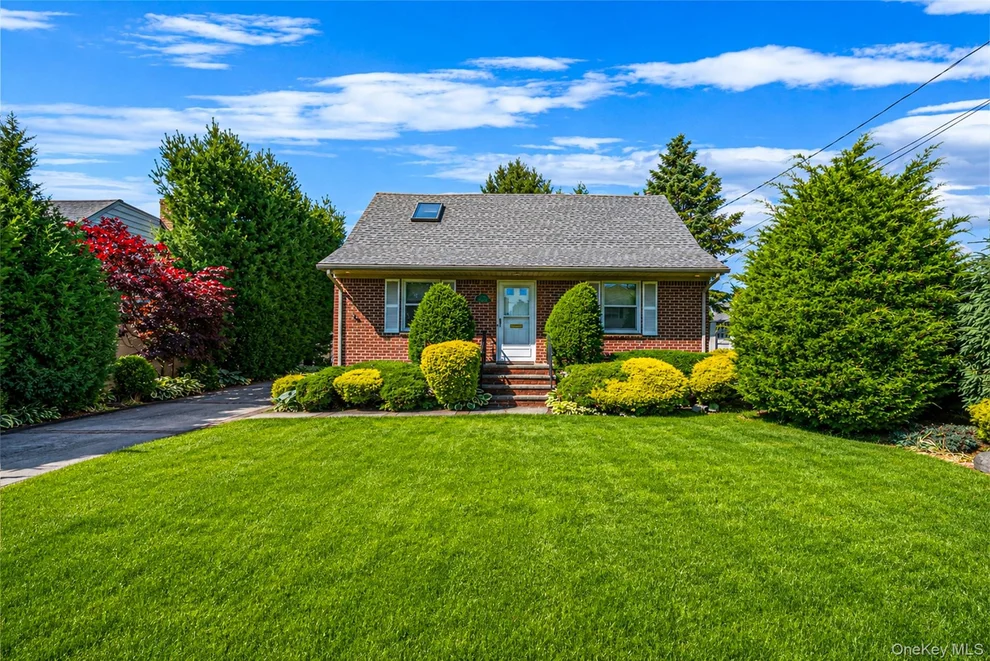 Unit for sale at 572 Benito Street, Hempstead, NY 11554