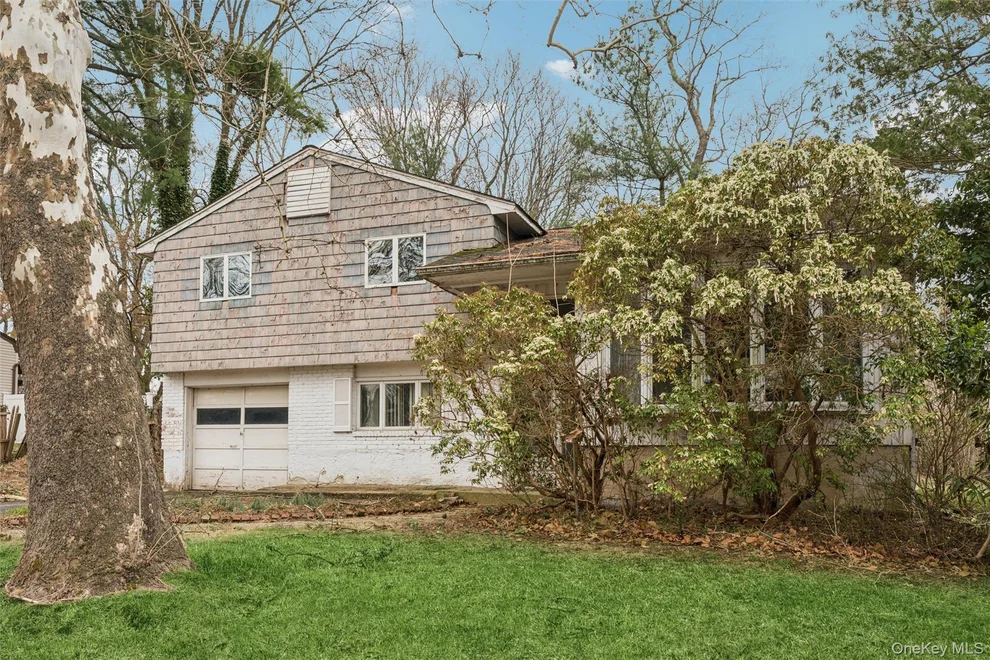 Unit for sale at 42 Jerome Drive, Glen Cove, NY 11542
