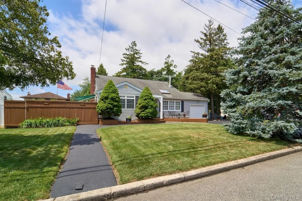 Unit for sale at 74 W 17th Street, Babylon, NY 11729