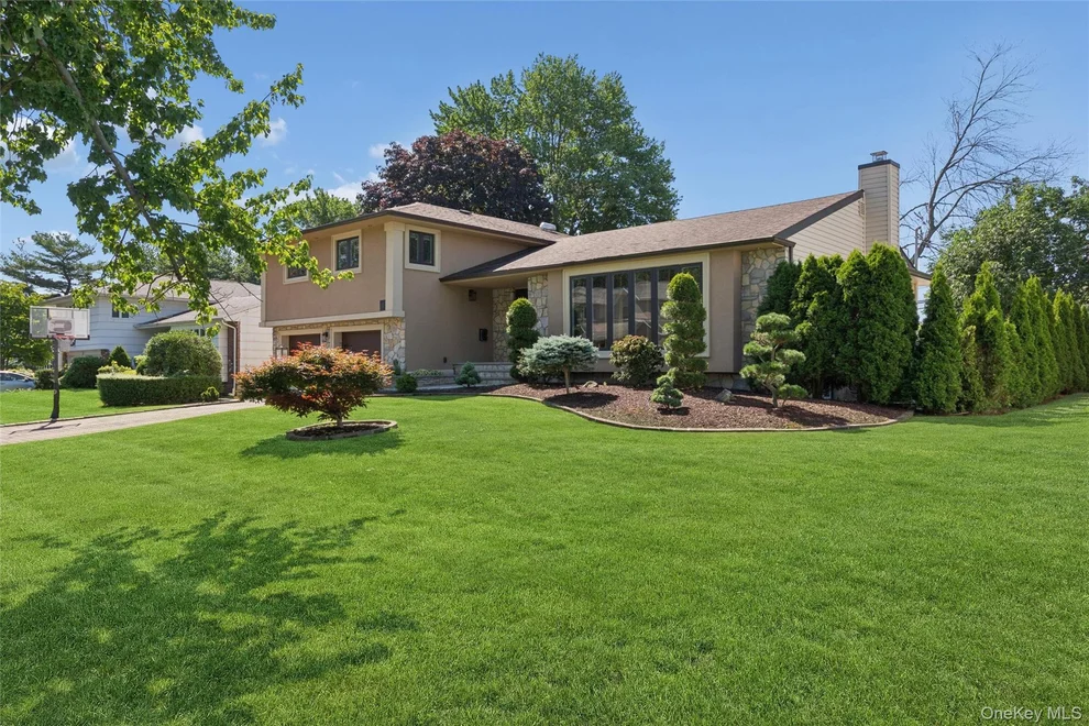 Unit for sale at 51 Dogwood Road, North Hempstead, NY 11507