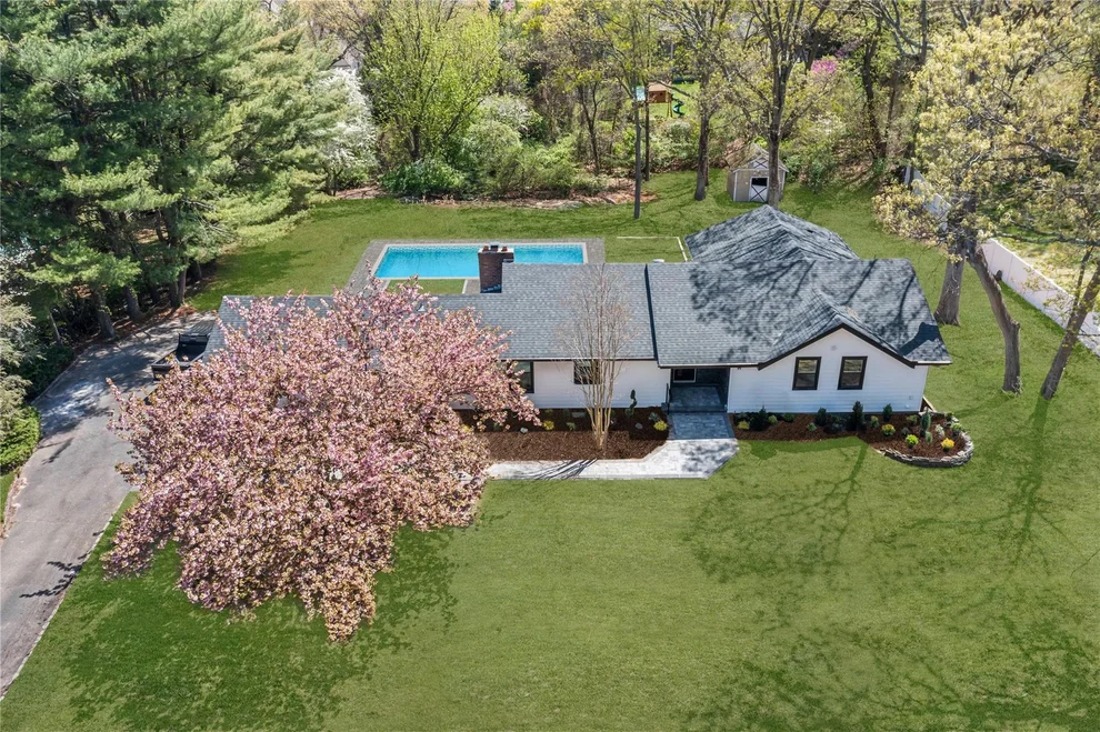 Unit for sale at 7 Breezy Hill Drive, Smithtown, NY 11768