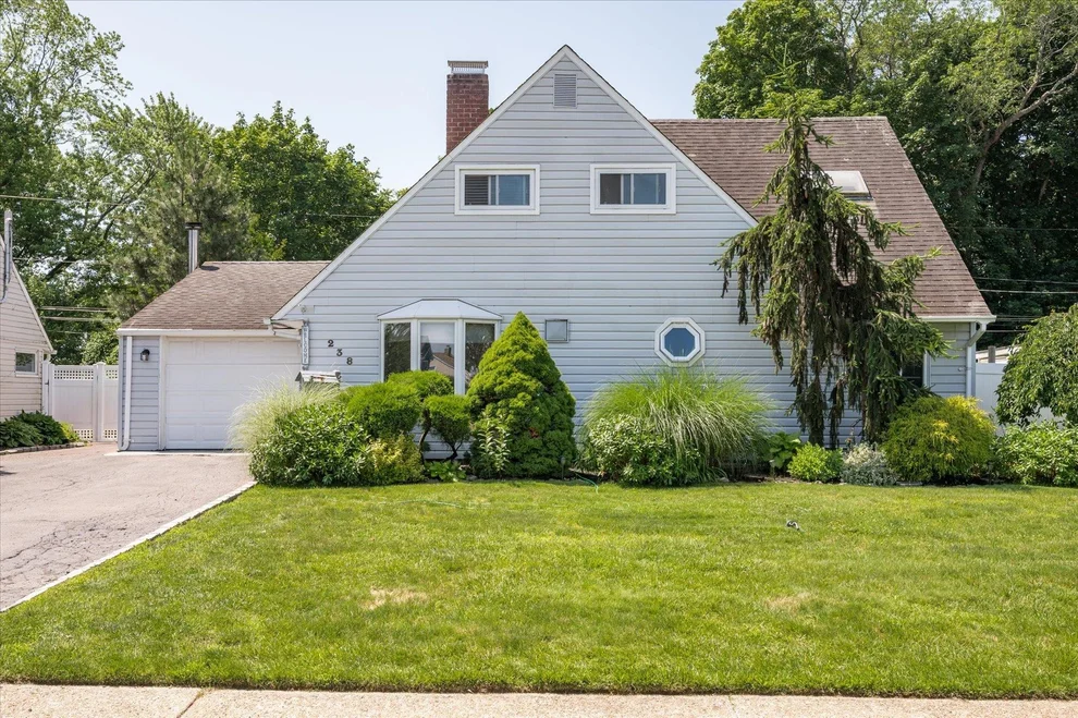 Unit for sale at 238 Willowood Drive, Hempstead, NY 11793
