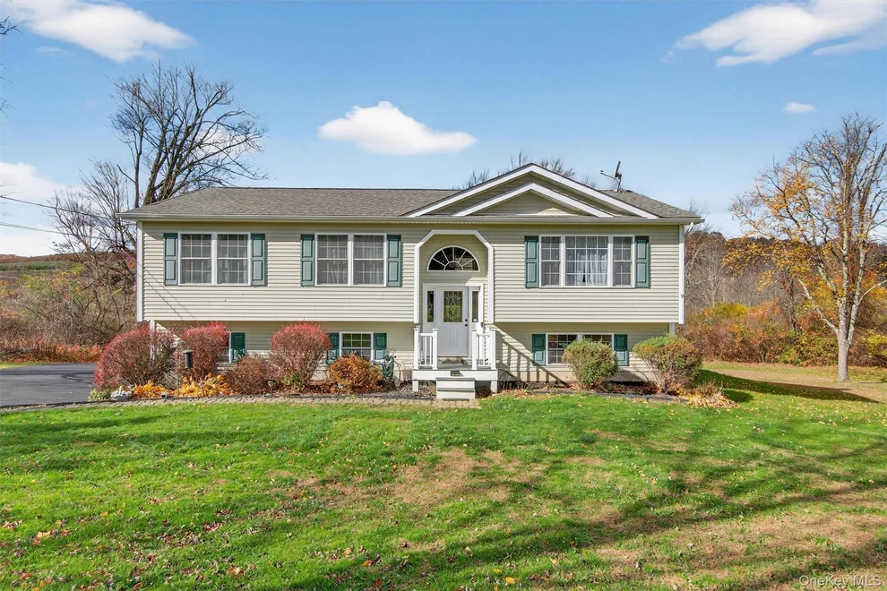 Unit for sale at 61 Peach Lane, Marlboro, NY 12547