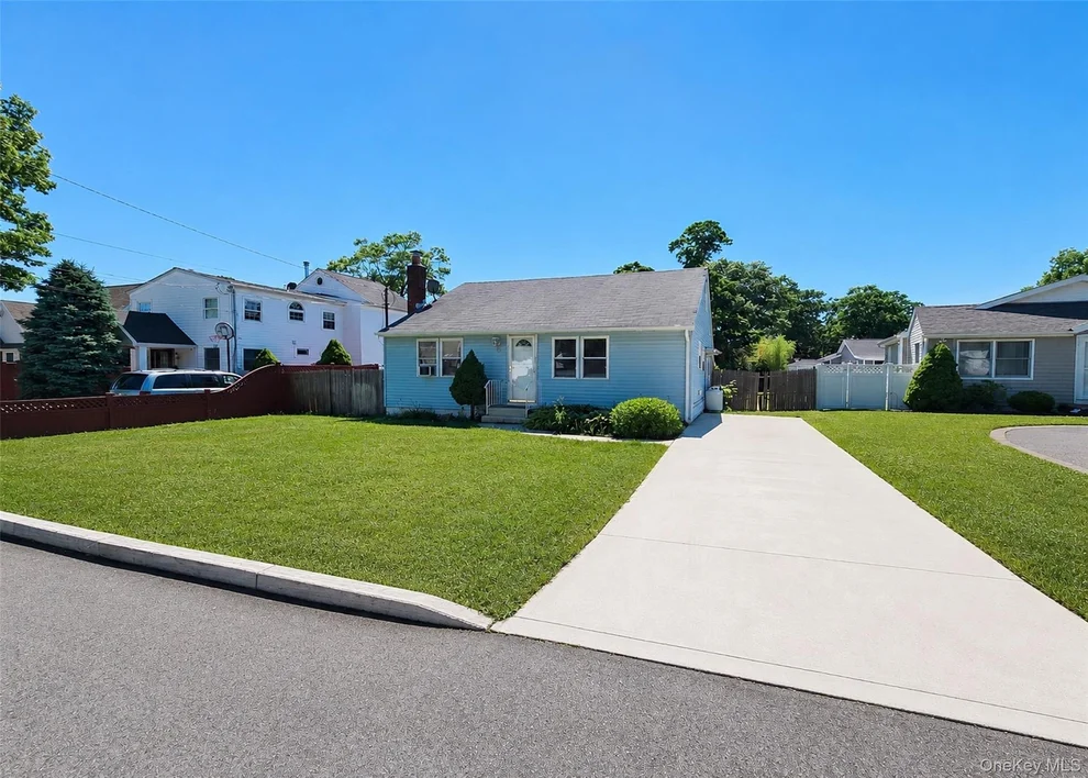 Unit for sale at 10 Midwood Place, Brookhaven, NY 11738