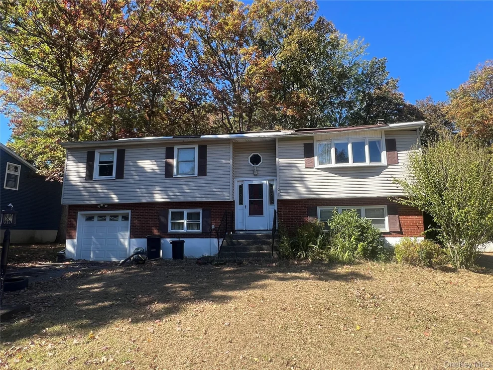 Unit for sale at 41 Roe Avenue, Cornwall, NY 12520