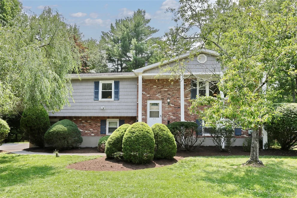 Unit for sale at 33 Tor View Avenue, Clarkstown, NY 10956