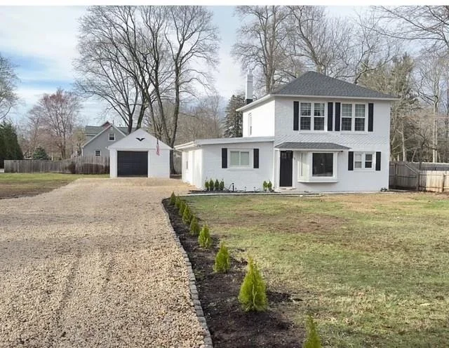 Unit for sale at 3 Oak Street, Smithtown, NY 11780