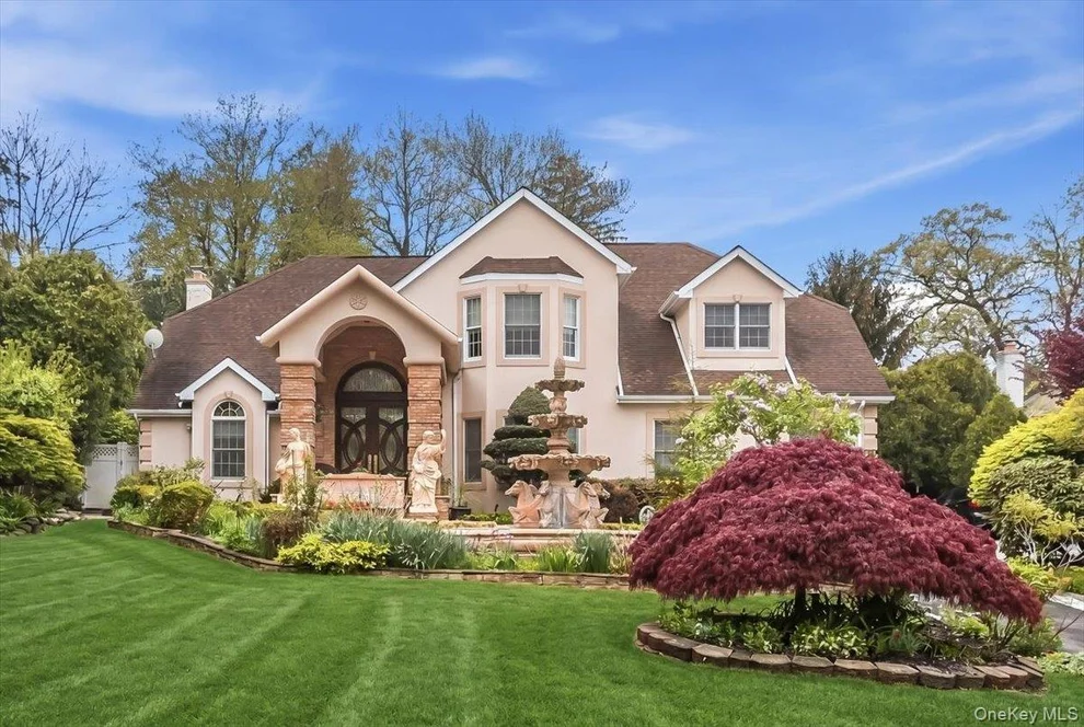 Unit for sale at 21 Chauncey Place, Oyster Bay, NY 11797