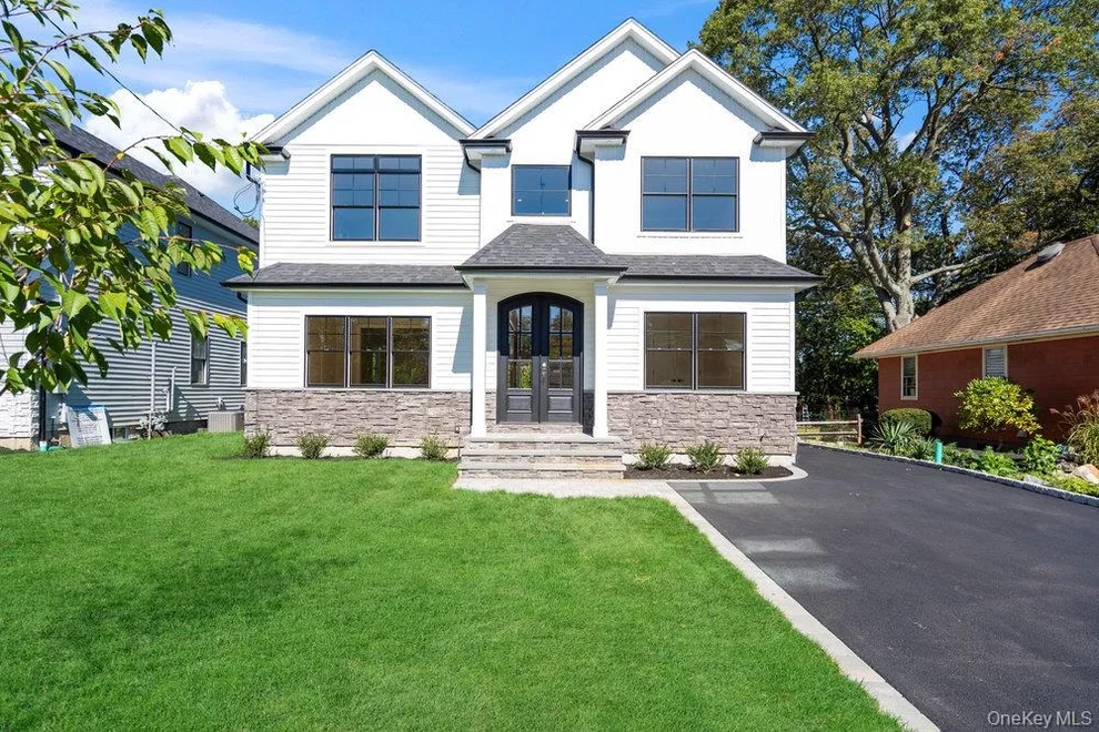 Unit for sale at 51 Netz Place, North Hempstead, NY 11507
