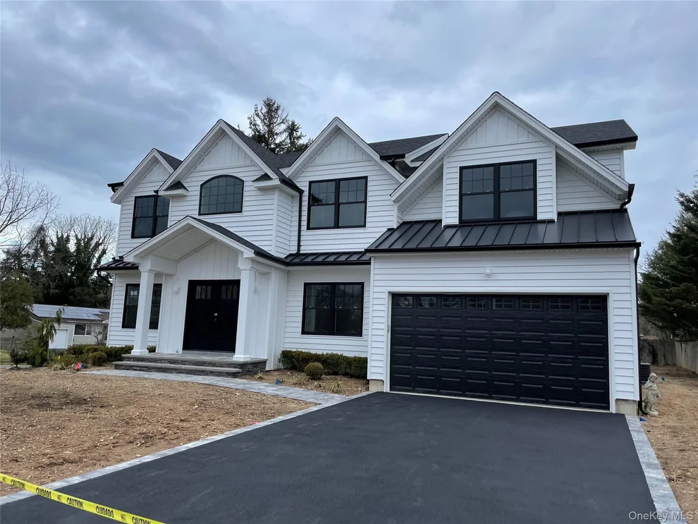 Unit for sale at 63 Church Street, Oyster Bay, NY 11791