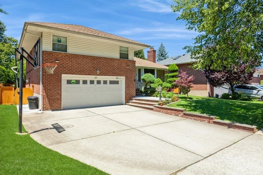 Unit for sale at 50 Edgewood Dr, Hempstead, NY 11040