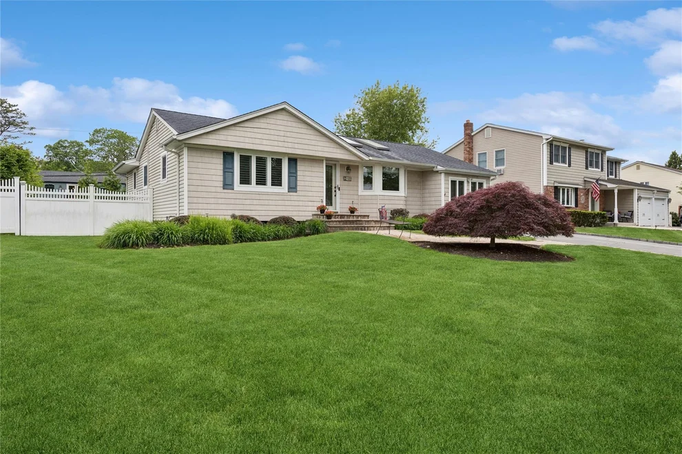 Unit for sale at 182 S Plaisted Avenue, Smithtown, NY 11788