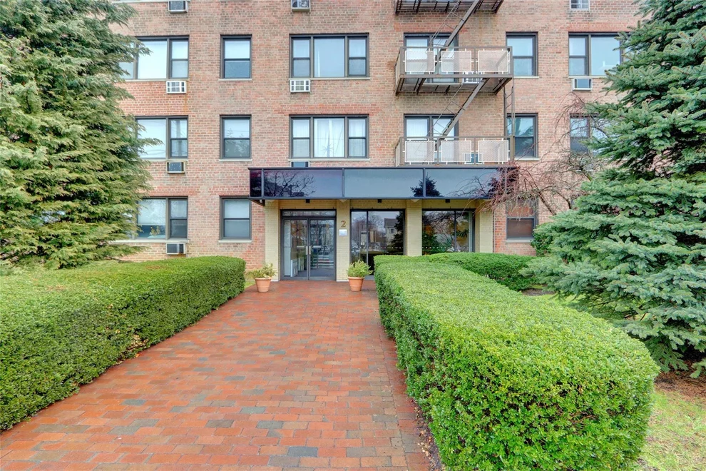 Unit for sale at 2 Birchwood Court, Hempstead, NY 11501