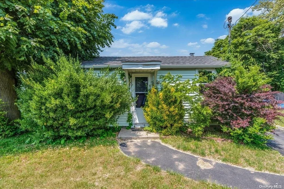 Unit for sale at 51 W Jefferson Street, Babylon, NY 11701