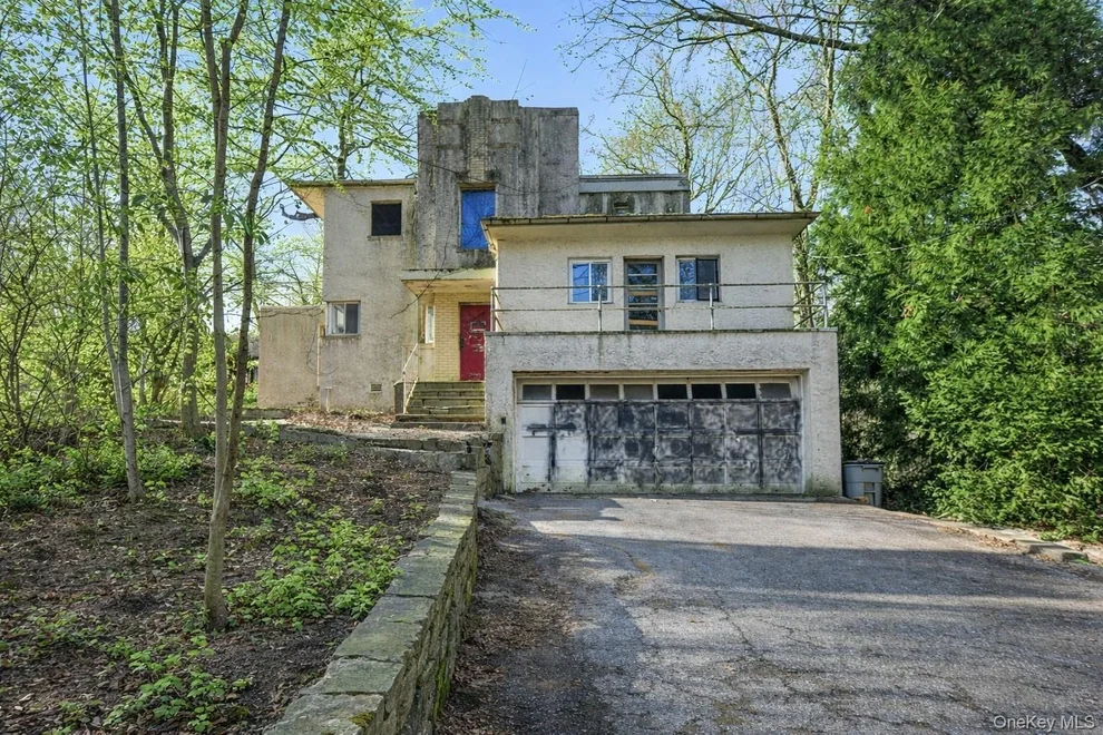 Unit for sale at 150 Burkewood Road, Mount Vernon, NY 10552