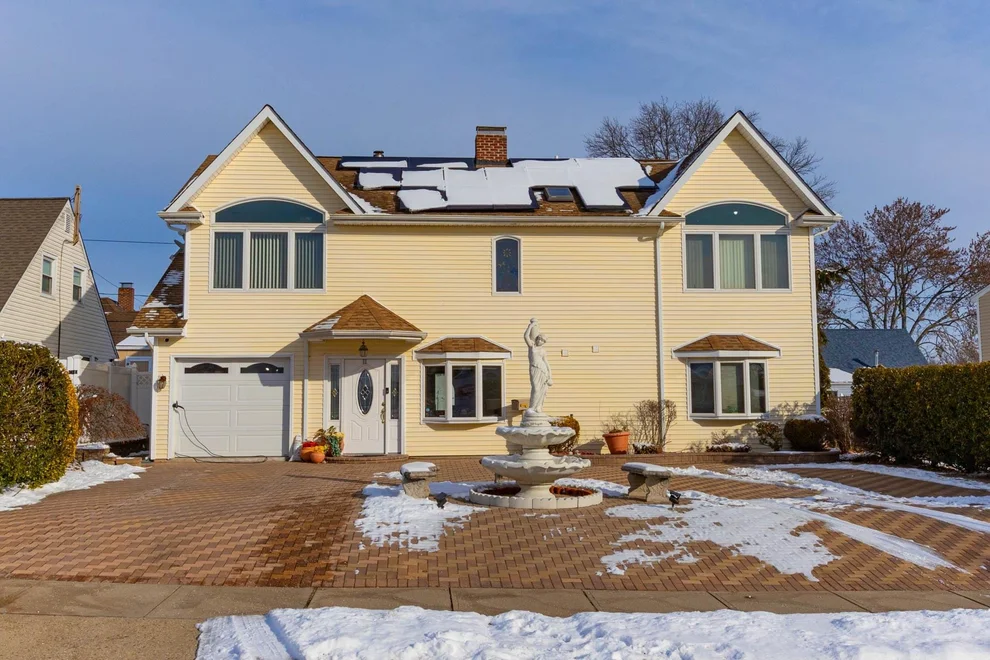 Unit for sale at 51 Bayberry Lane, Hempstead, NY 11756