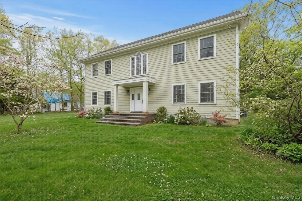 Unit for sale at 368 Main Street, Brookhaven, NY 11733