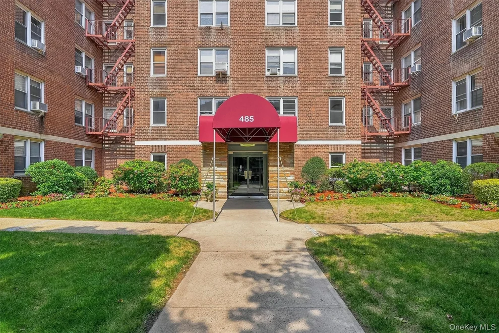 Unit for sale at 485 Bronx River Road, Yonkers, NY 10704