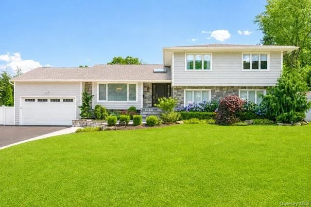 Unit for sale at 15 Pound Ridge Road, Oyster Bay, NY 11803