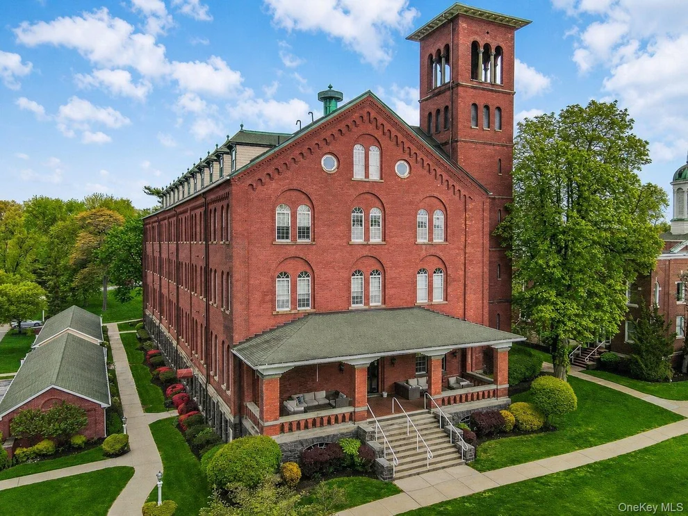 Unit for sale at 200 School House Road, Peekskill, NY 10566