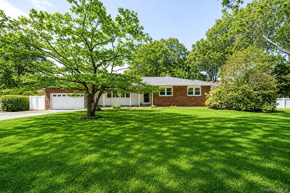 Unit for sale at 286 Boyle Road, Brookhaven, NY 11776