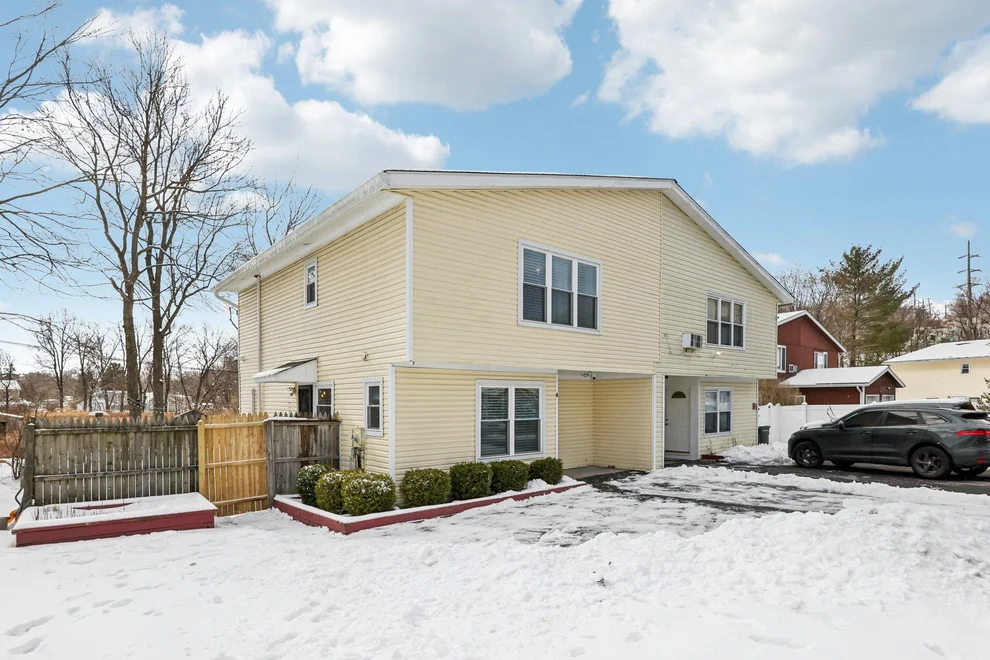 Unit for sale at 6 Forest Brook Road, Clarkstown, NY 10954