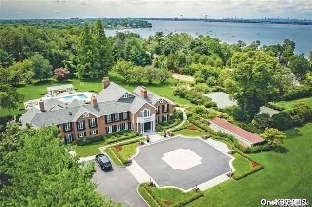 Unit for sale at 198 Kings Point Rd Road, North Hempstead, NY 11024