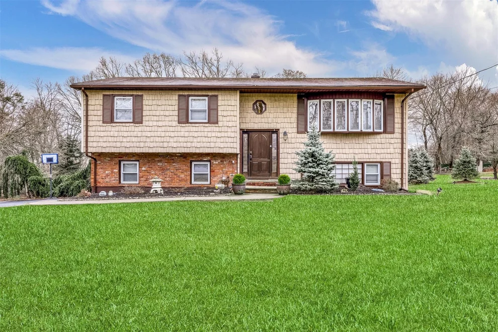 Unit for sale at 9 Ackerman Avenue, Ramapo, NY 10901