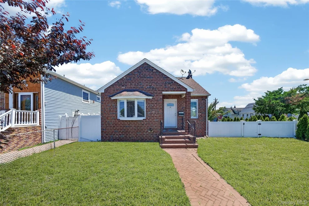 Unit for sale at 86 Remsen Avenue, Hempstead, NY 11550
