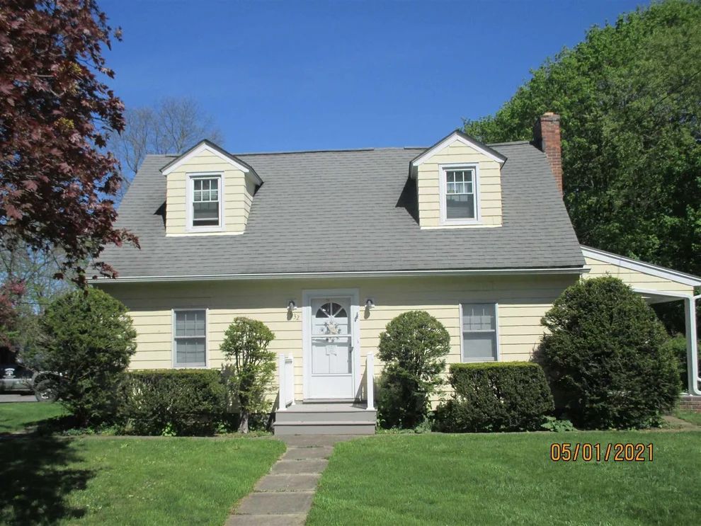 Unit for sale at 932 Violet Avenue, Hyde Park, NY 12538