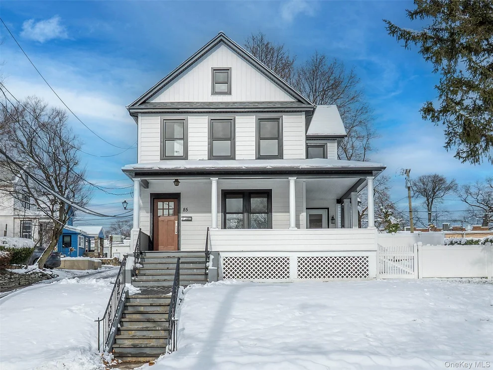 Unit for sale at 85 Webster Avenue, North Hempstead, NY 11050
